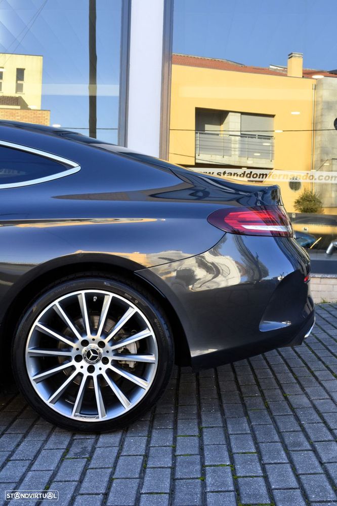 Mercedes-Benz C 300 AMG Line - 13