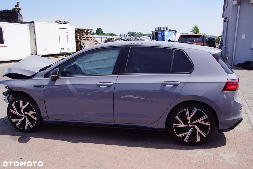 Auto na części - Volkswagen Golf VIII R-Line 1.5 eTSI 150 KM DYFA UUF LA7C 2021R Silnik Skrzynia Drzwi Błotnik Zdezak Klapa Lampa Lusterko Klamka Szyba Deska Kokpit Sterownik Moduł Czujnik Licznik Wyświetlacz Panel Kierownica - 4