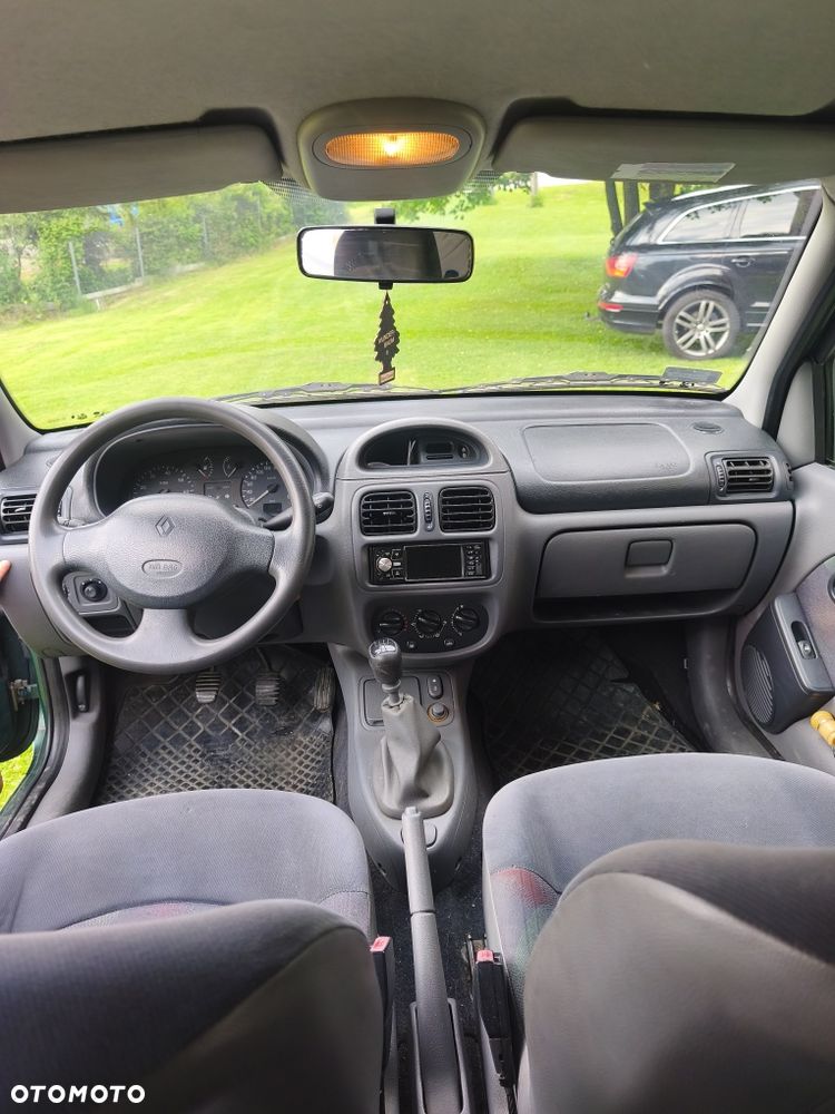Renault Clio - 6