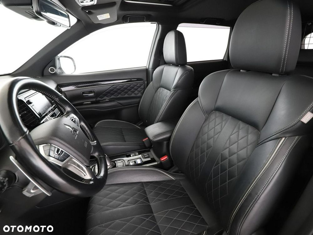 Mitsubishi Outlander 2.4 4WD Top - 14