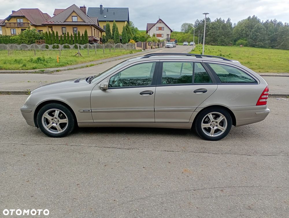 Mercedes-Benz Klasa C 220 T CDI Elegance - 2