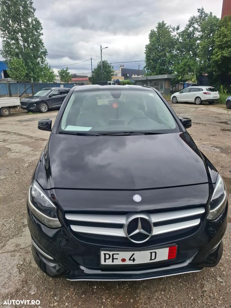 Mercedes-Benz EQB - 7