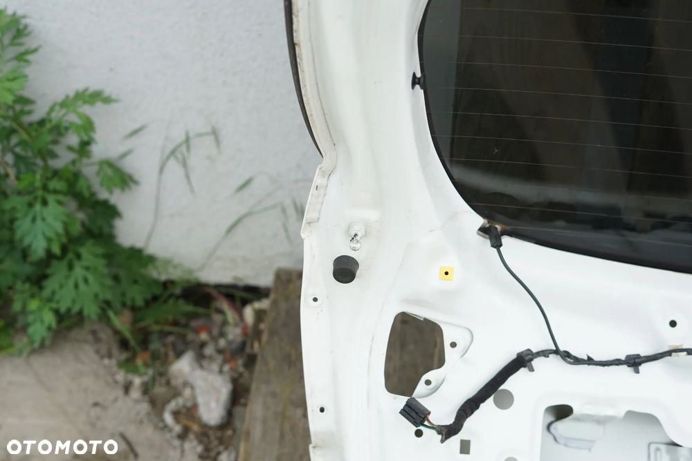 Klapa bagażnika tył Kia Rio III 5d Biała - 15