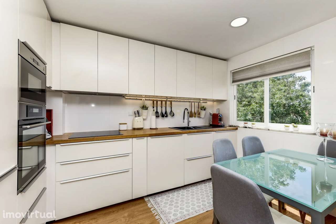 Apartamento T3 em Cascais com Luz Natural e Boa Localização - Grande imagem: 2/28