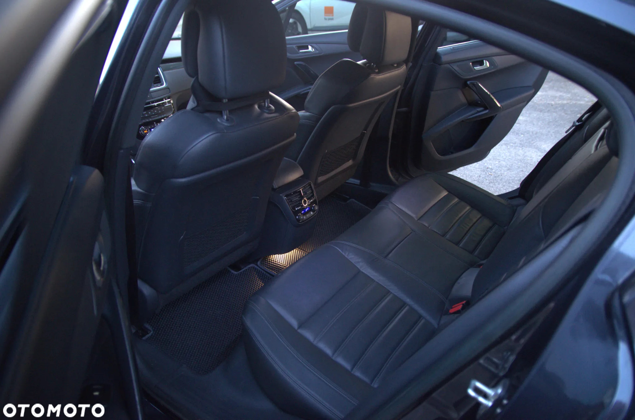 Peugeot 508 RXH 2.0 HDi HYbrid4 - 17