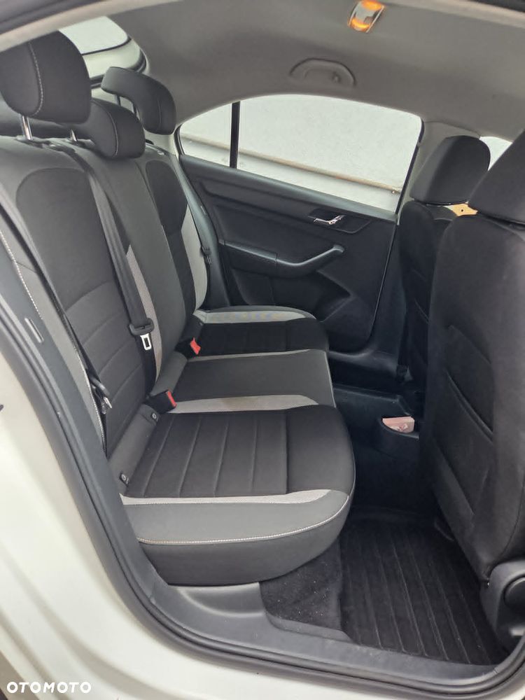 Skoda RAPID 1.6 TDI DPF Joy - 3