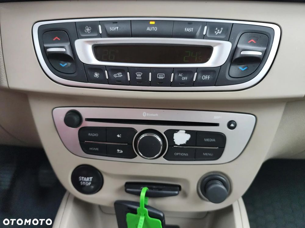 Renault Fluence 1.6 16V Intens - 27