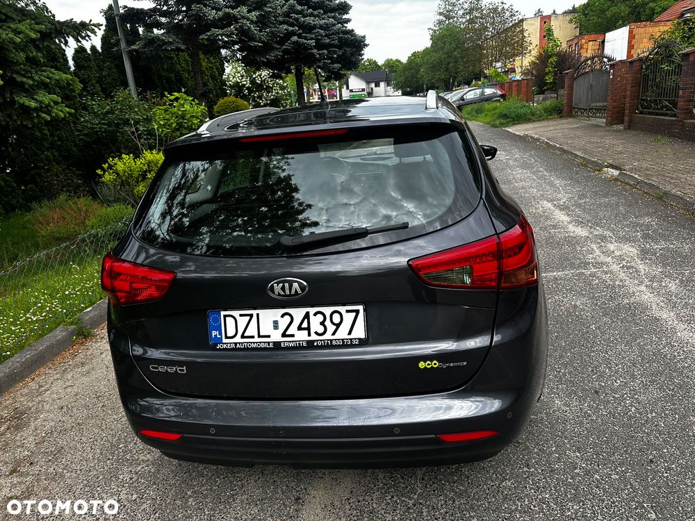 Kia Ceed 1.6 GDI Dream Team Edition - 10