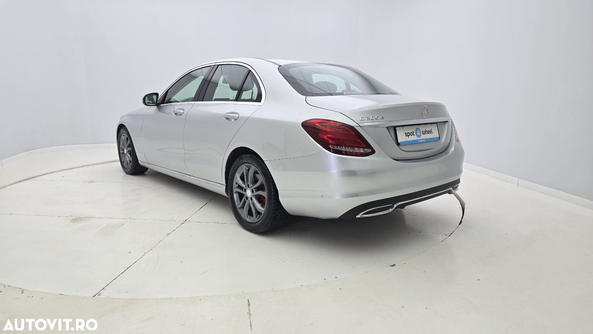 Mercedes-Benz C - 8