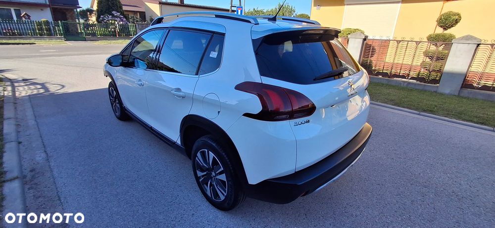 Peugeot 2008 PureTech 110 GPF EAT6 Black Edition - 1