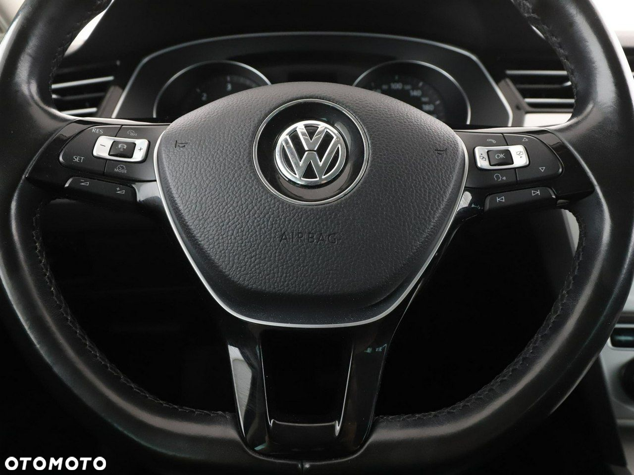 Volkswagen Passat - 21