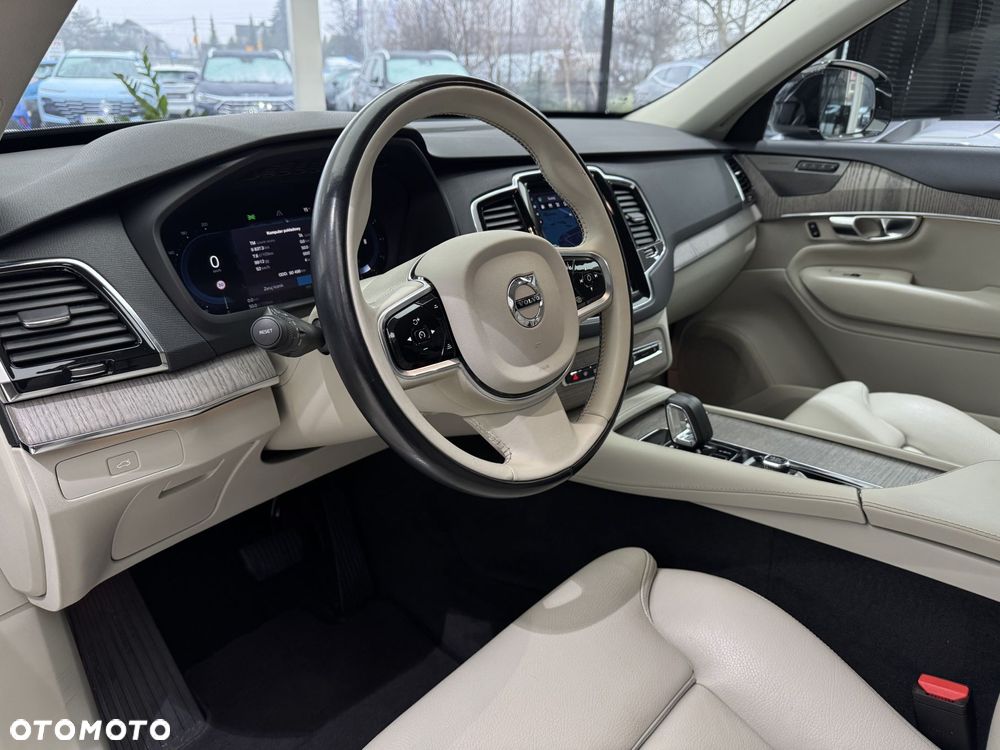 Volvo XC 90 - 8