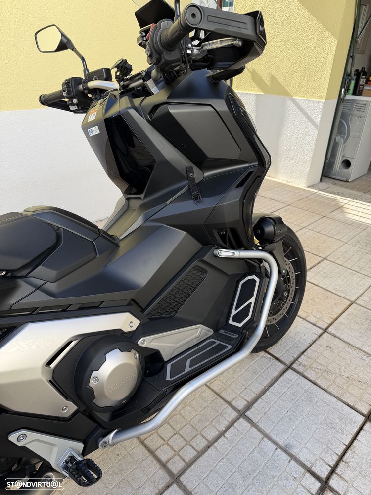 Honda ADV XDV750 - 13