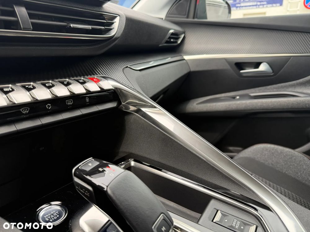 Peugeot 3008 1.2 PureTech Active Pack S&S EAT8 - 25