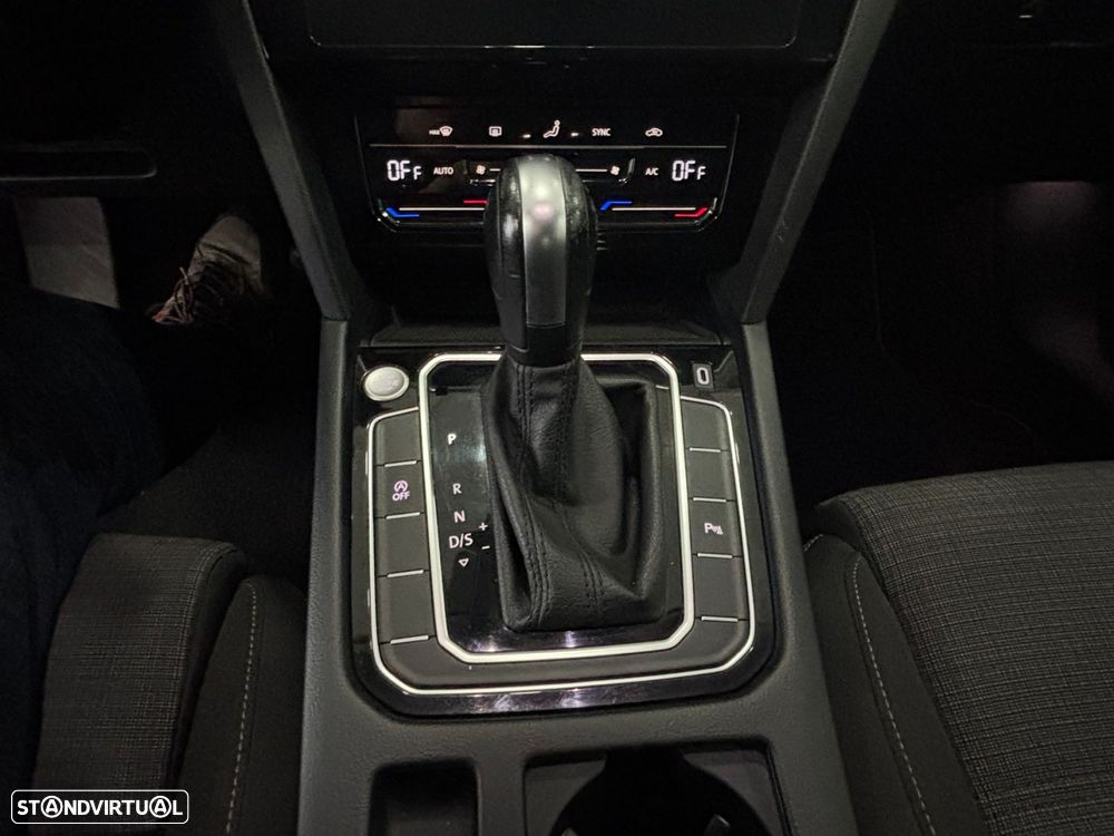 VW Passat 2.0 TDI Business DSG - 15