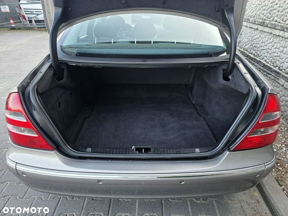 Mercedes-Benz Klasa E 200 Kompressor Automatik Elegance - 27