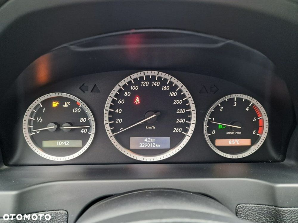 Mercedes-Benz Klasa C 200 T CDI Edition - 9