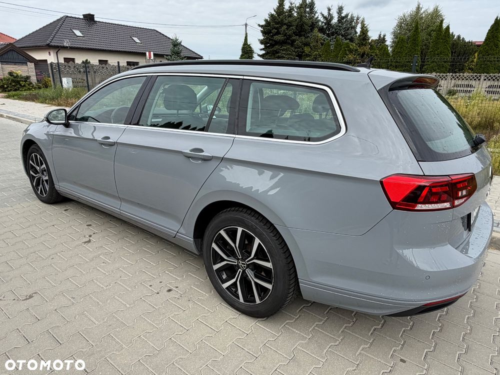 Volkswagen Passat - 4