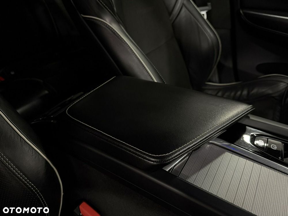 Volvo XC 60 - 30