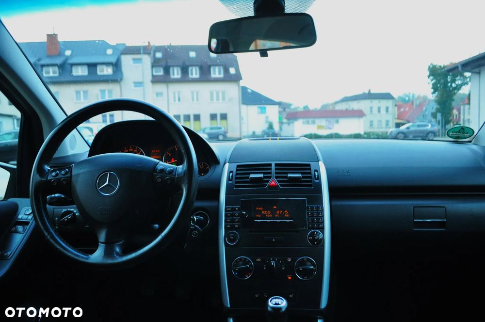 Mercedes-Benz Klasa A 150 Avantgarde Edition 10 - 11