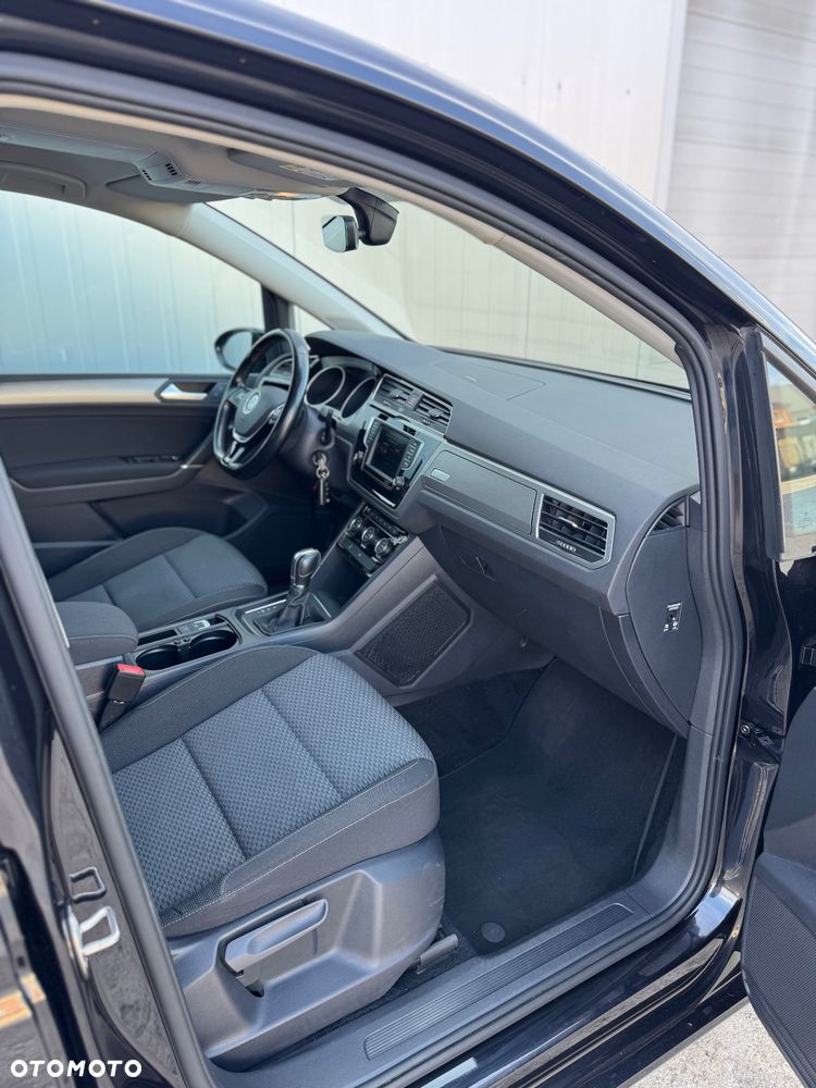 Volkswagen Touran - 29