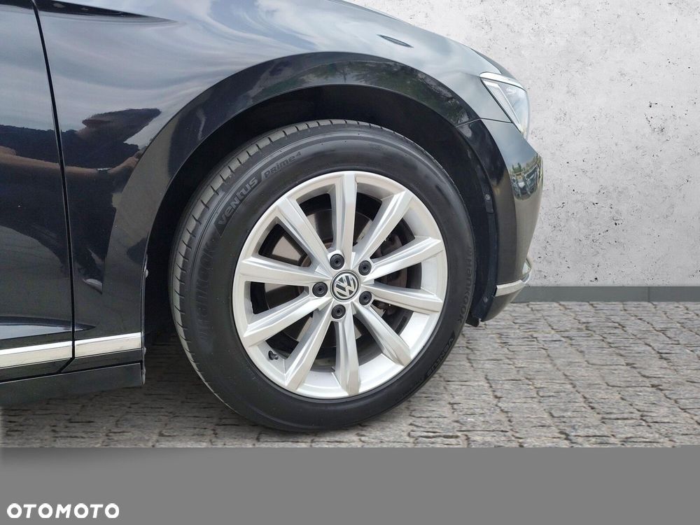 Volkswagen Passat - 37