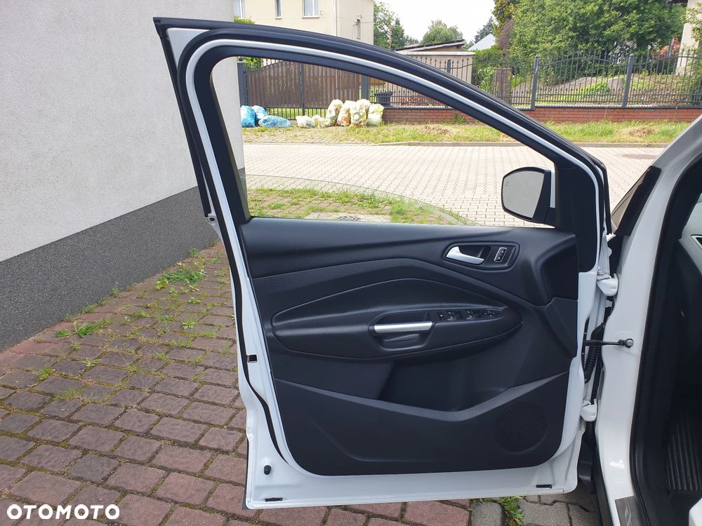 Ford Kuga 2.0 TDCi 4x4 Titanium - 25