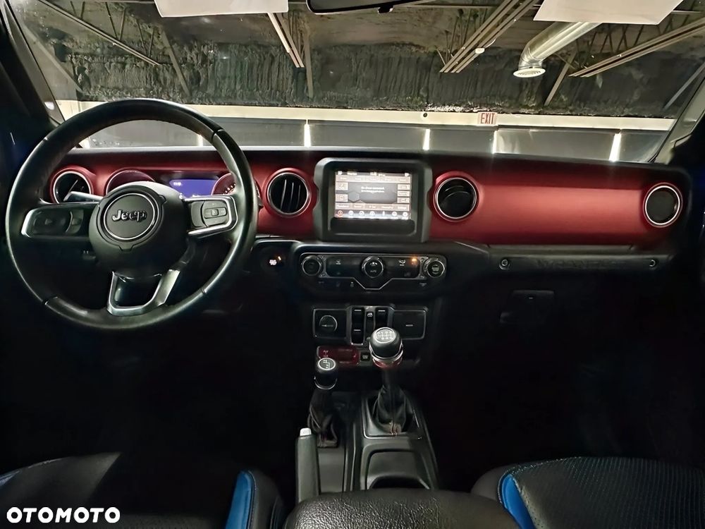 Jeep Wrangler - 11