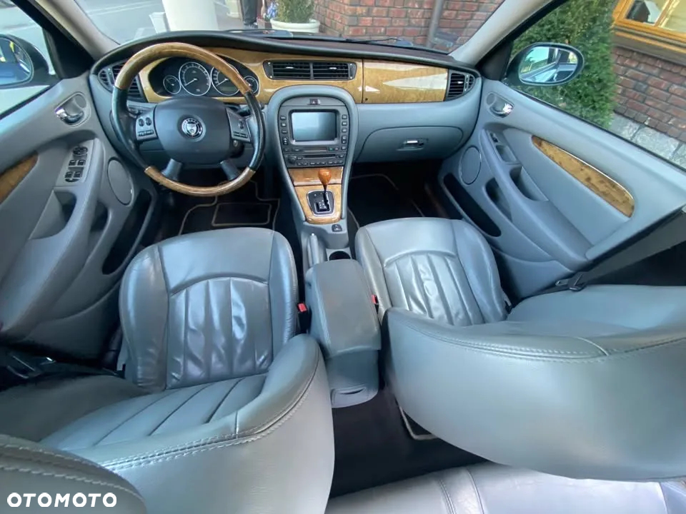 Jaguar X-Type 2.5 V6 4x4 Executive - 6