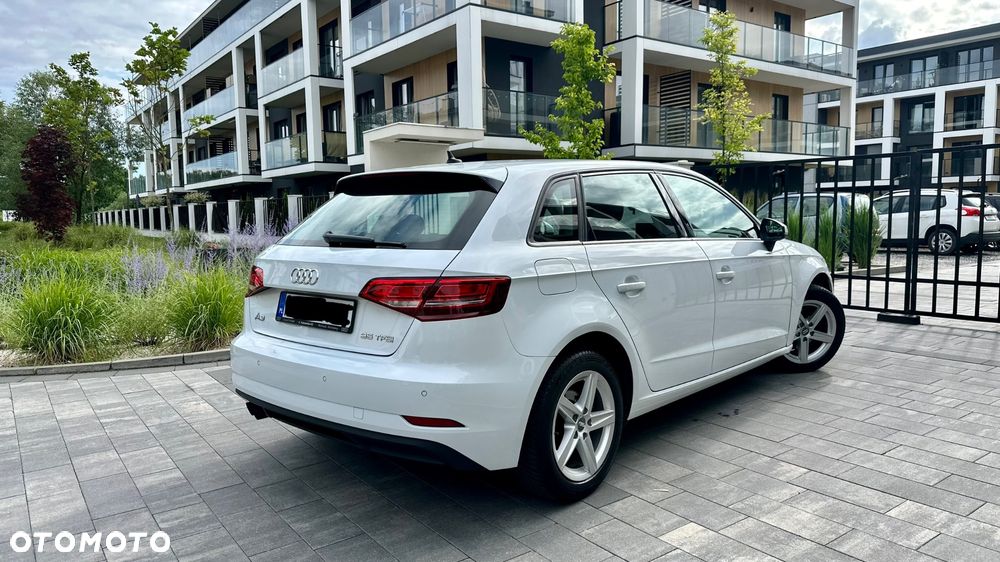 Audi A3 Sportback 1.5 TFSI S tronic - 2