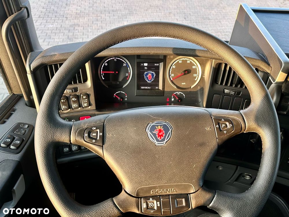 Scania G360 / IZOTERMA / 6.8 M DŁUGOŚCI / AUTOMAT / CAŁA NA PODUSZKACH / KLIMA POSTOJOWA / ELEKTRYCZNA ROLETA TYŁ / SYPIALKA - 20