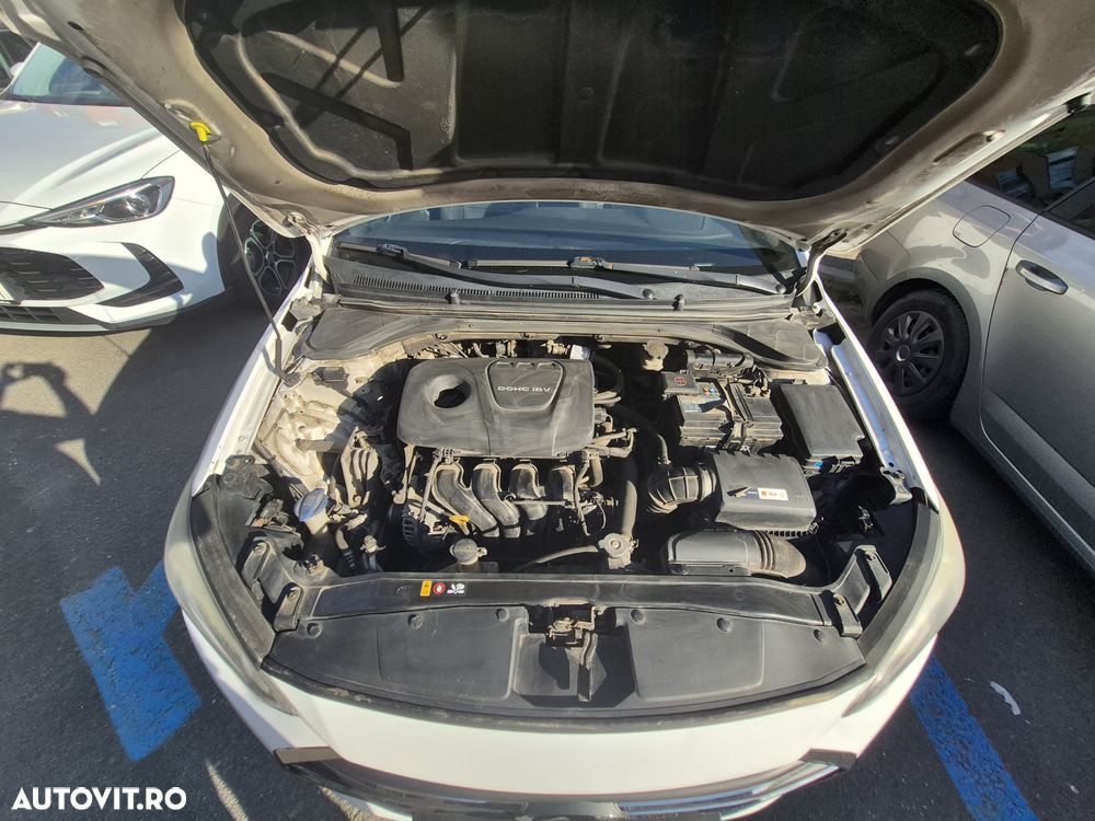 Hyundai Elantra 1.6 MPi Classic - 7
