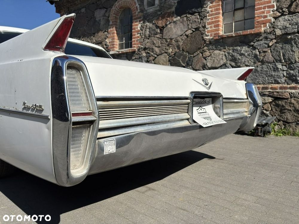 Cadillac Deville - 19