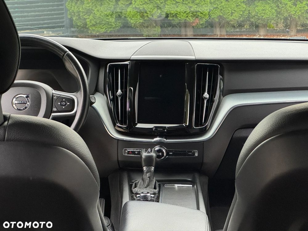 Volvo XC 60 D4 AWD Geartronic Momentum - 22