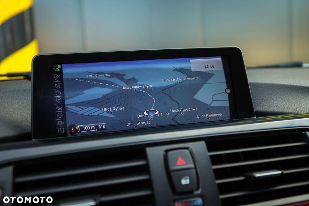 BMW Seria 3 320d Efficient Dynamics Edition Sport Line - 32