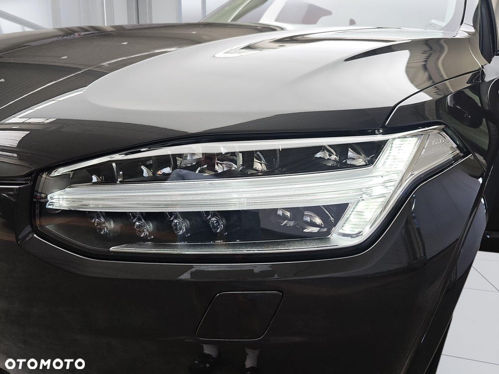 Volvo XC 90 T8 AWD Plug-In Hybrid Plus Dark 7os - 25