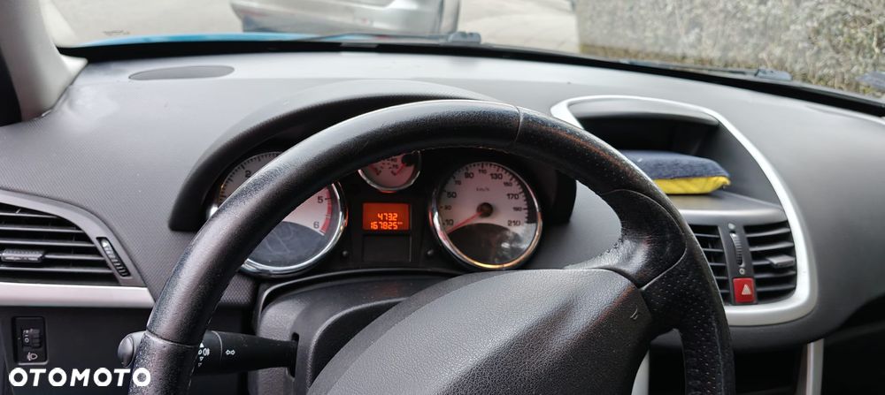 Peugeot 207 1.6 HDi Presence - 4