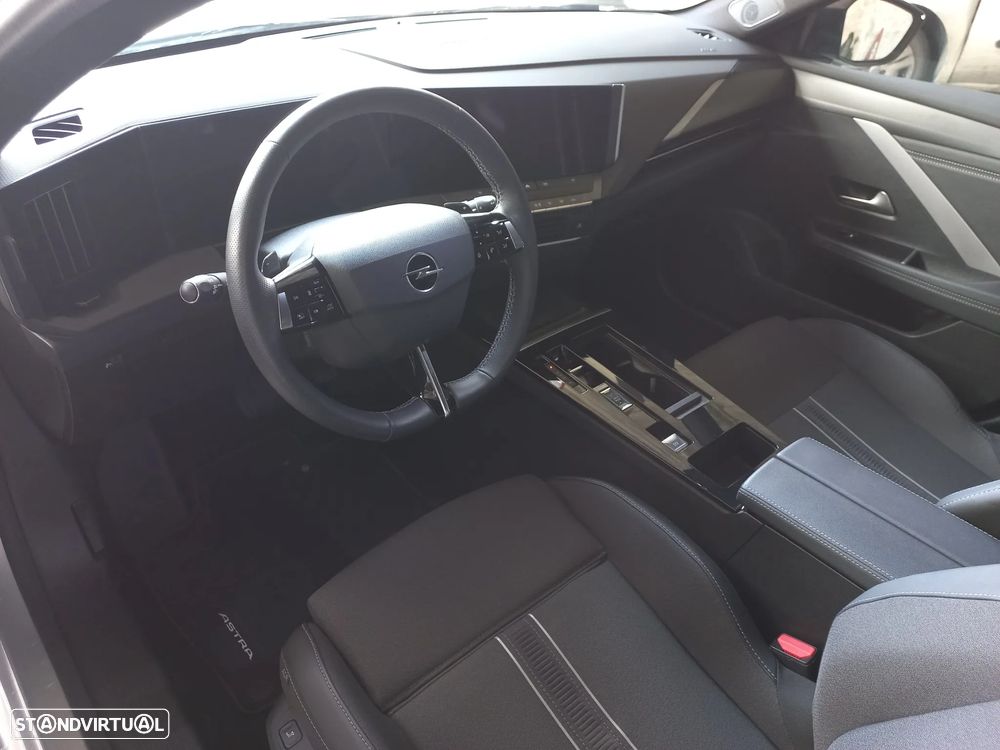 Opel Astra Sports Tourer - 10