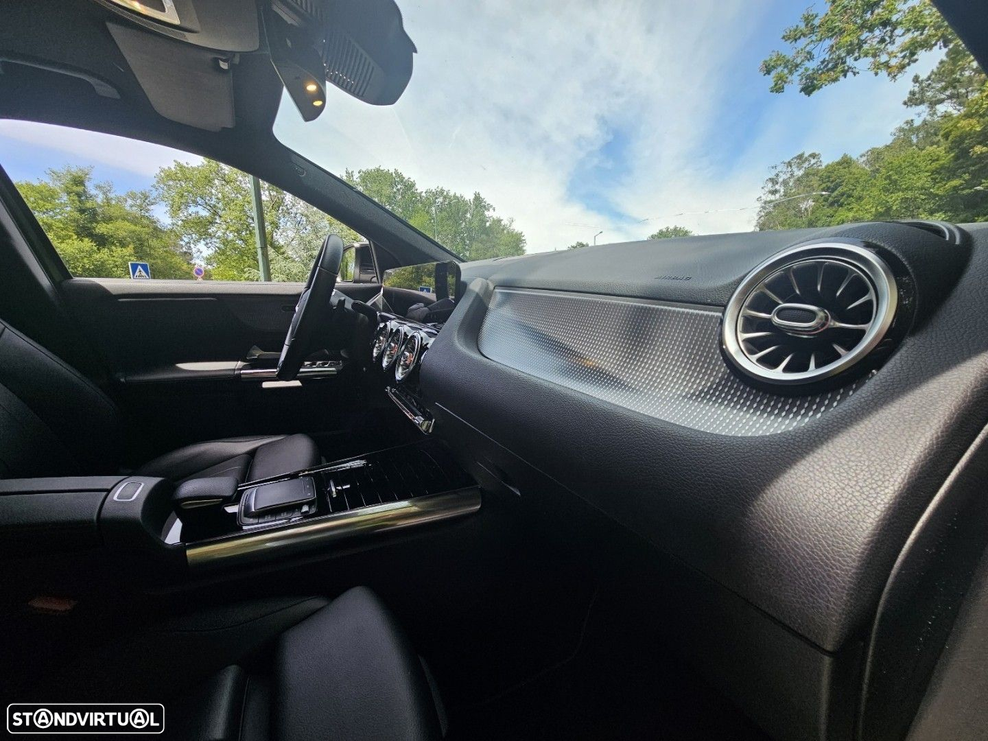 Mercedes-Benz GLA 180 d 8G-DCT - 49