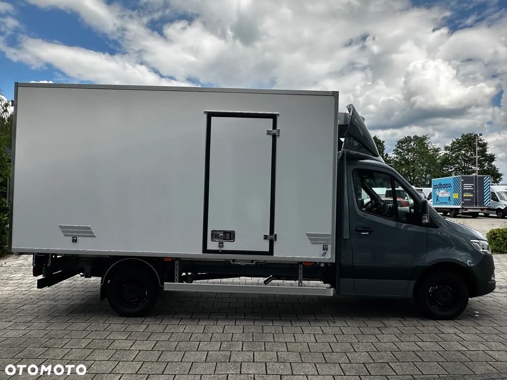 Mercedes-Benz Sprinter - 6