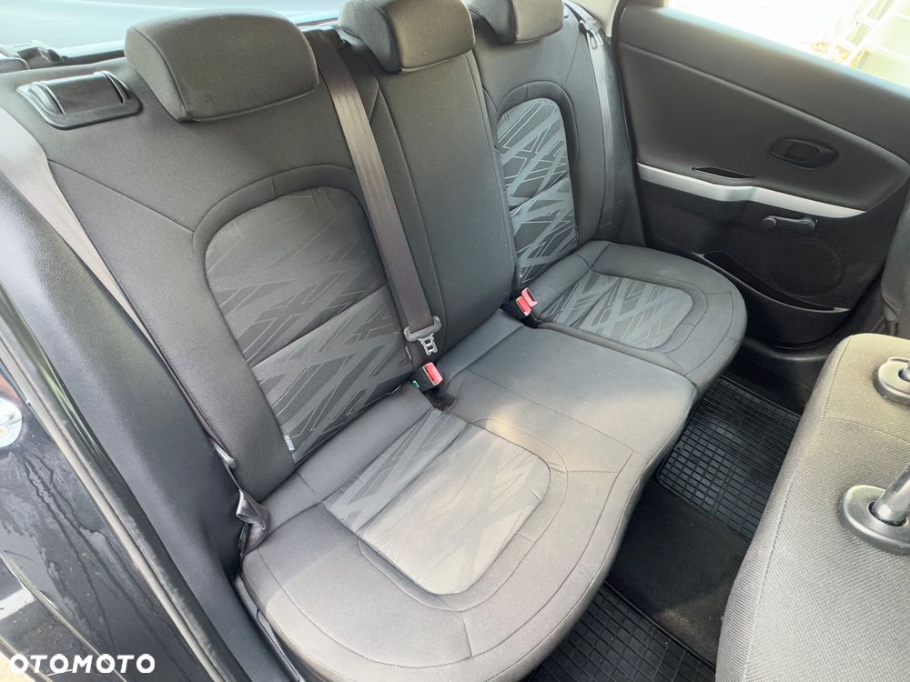 Kia Ceed - 28