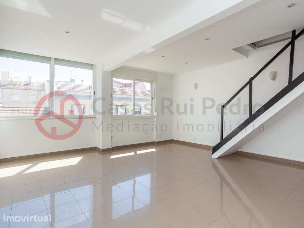 Apartamento T2 dúplex com vista rio, no Beato em Lisboa - Grande imagem: 3/43