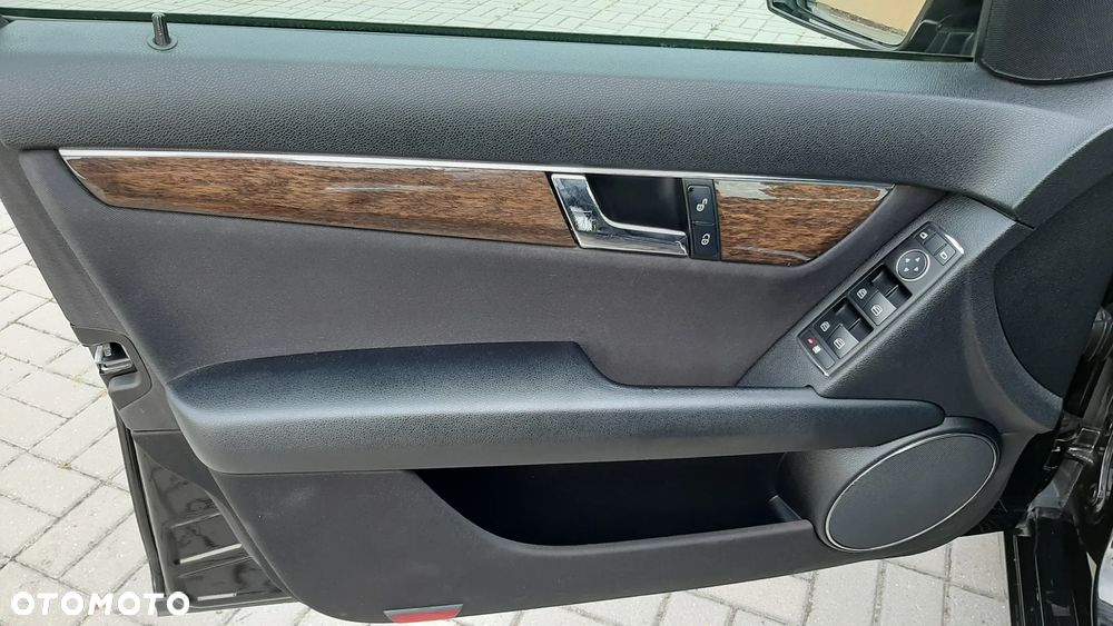 Mercedes-Benz Klasa C 180 Kompressor Elegance - 36