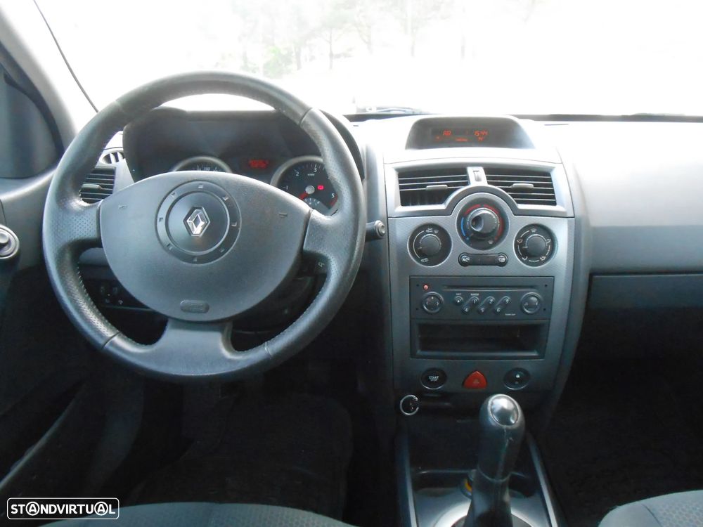 Renault Mégane 1.5 dCi Confort Dynamique - 9
