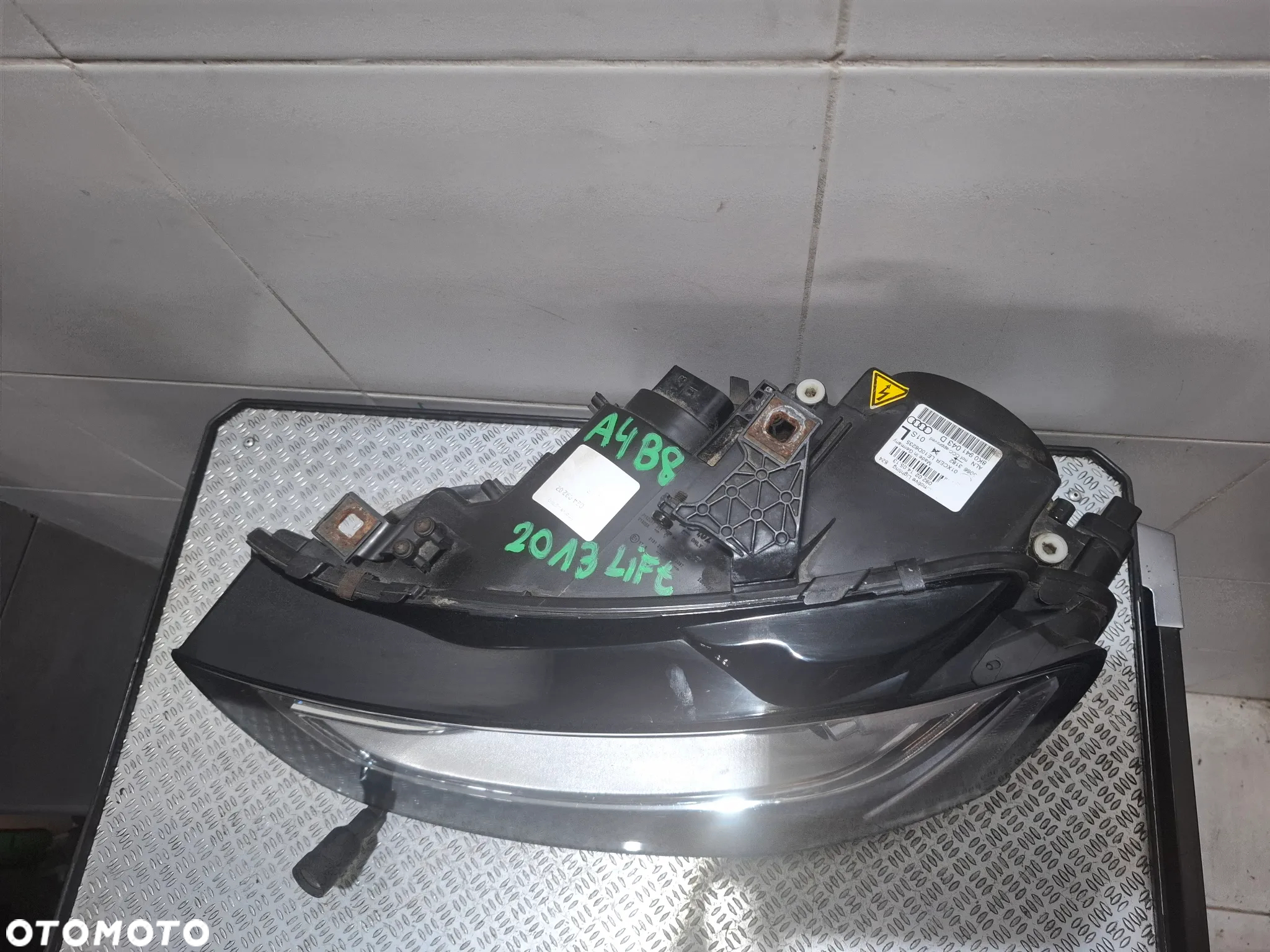Lampa lewy przód led xenon Audi A4 B8 lift 2013 rok nr 8K0941043D - 4