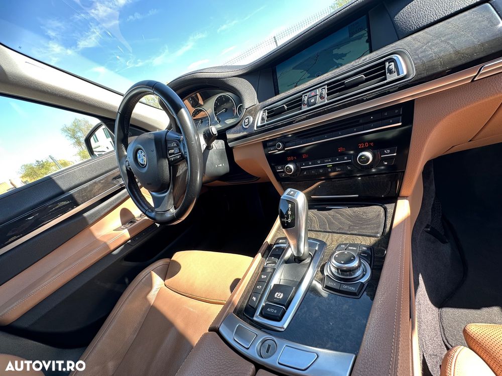 BMW Seria 7 740d xDrive Aut. - 17