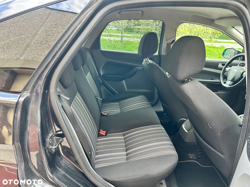 Ford Focus 1.6 16V Titanium - 18