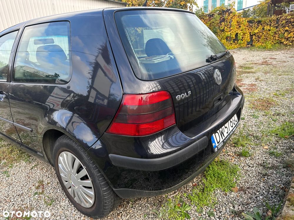 Volkswagen Golf - 2