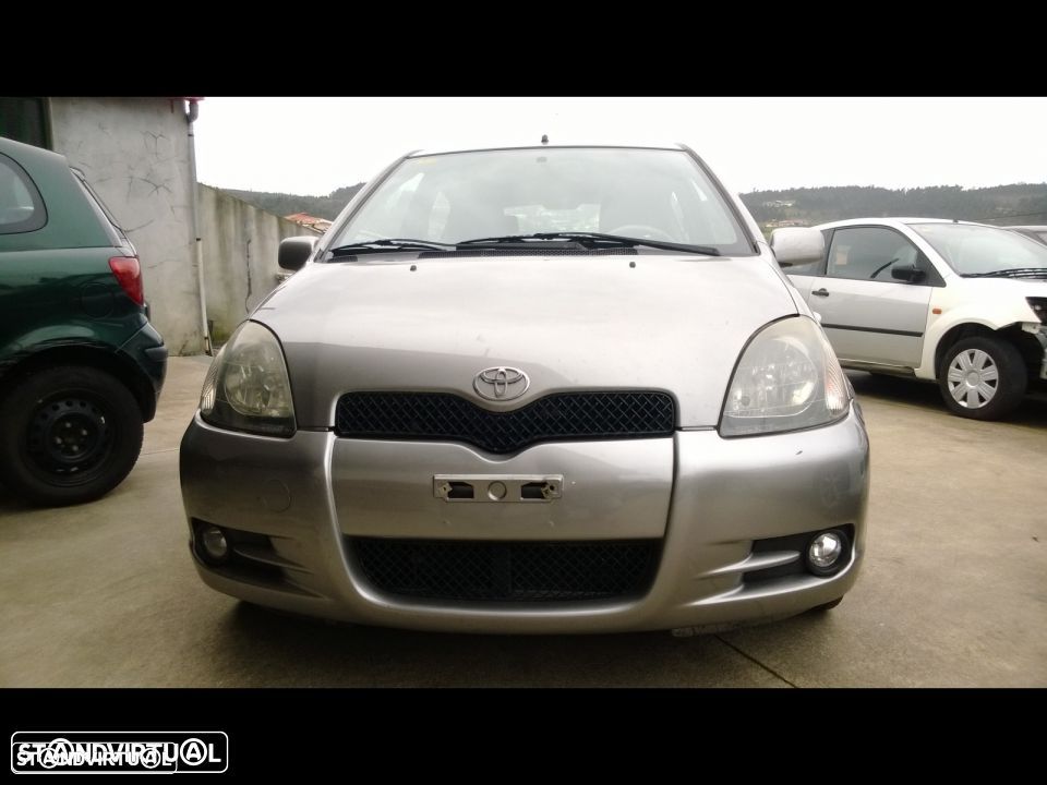Traseira / Frente /Interior Toyota Yaris T-Sport - 2