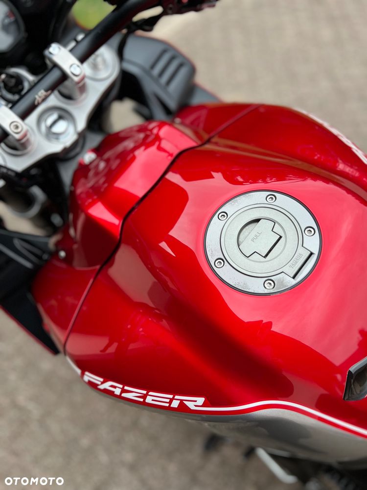 Yamaha FZ - 18